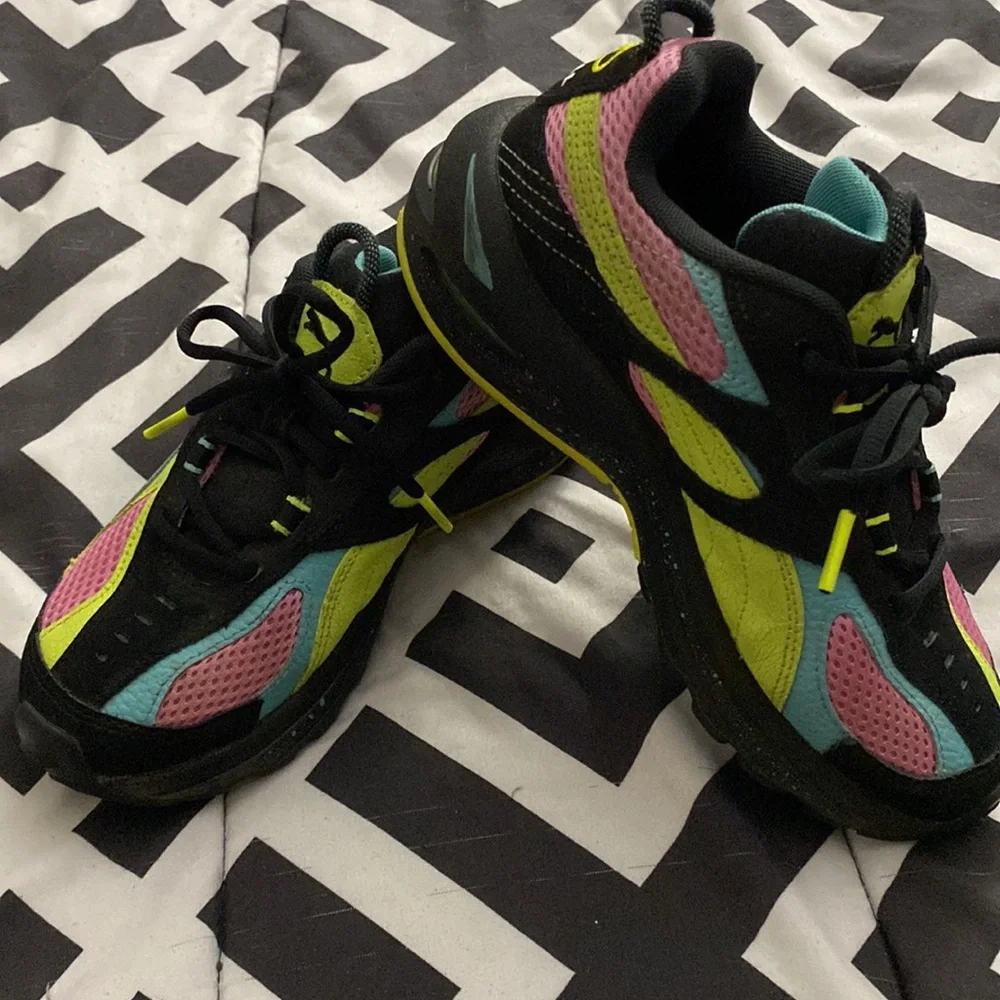 Kids Puma Sneakers - Picture 2 of 4